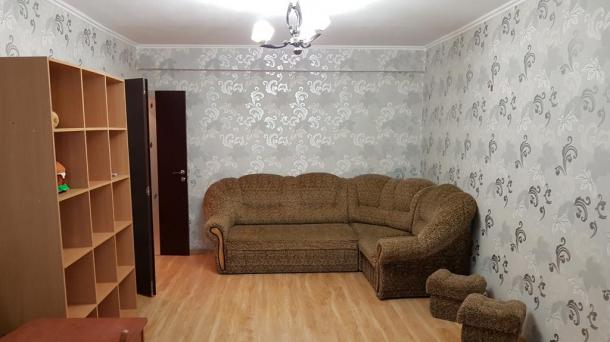 № 198 продам 3-комнатную квартиру в Алуште
