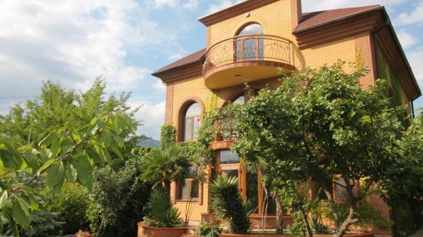 №359 Продается дом и земельный участок в  Крыму