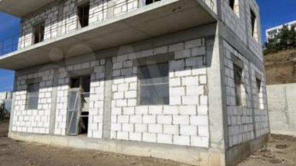 Продам дом и земельный участок на ЮБК